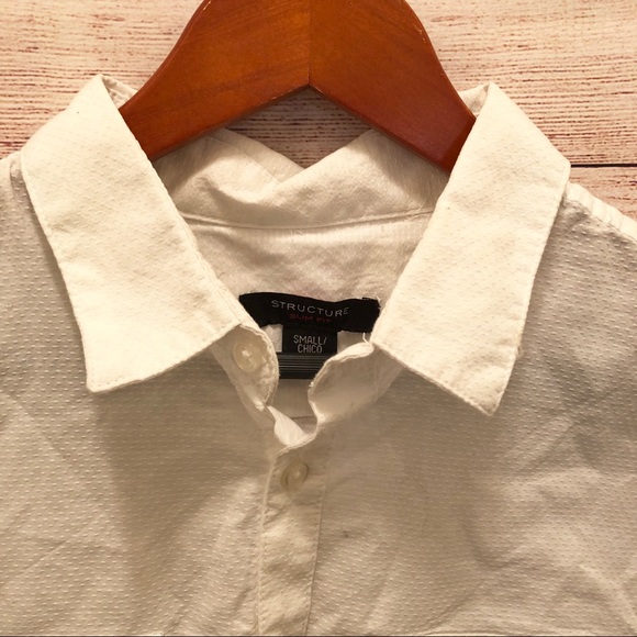 NWT slim fit button down white collared top - Picture 3 of 4